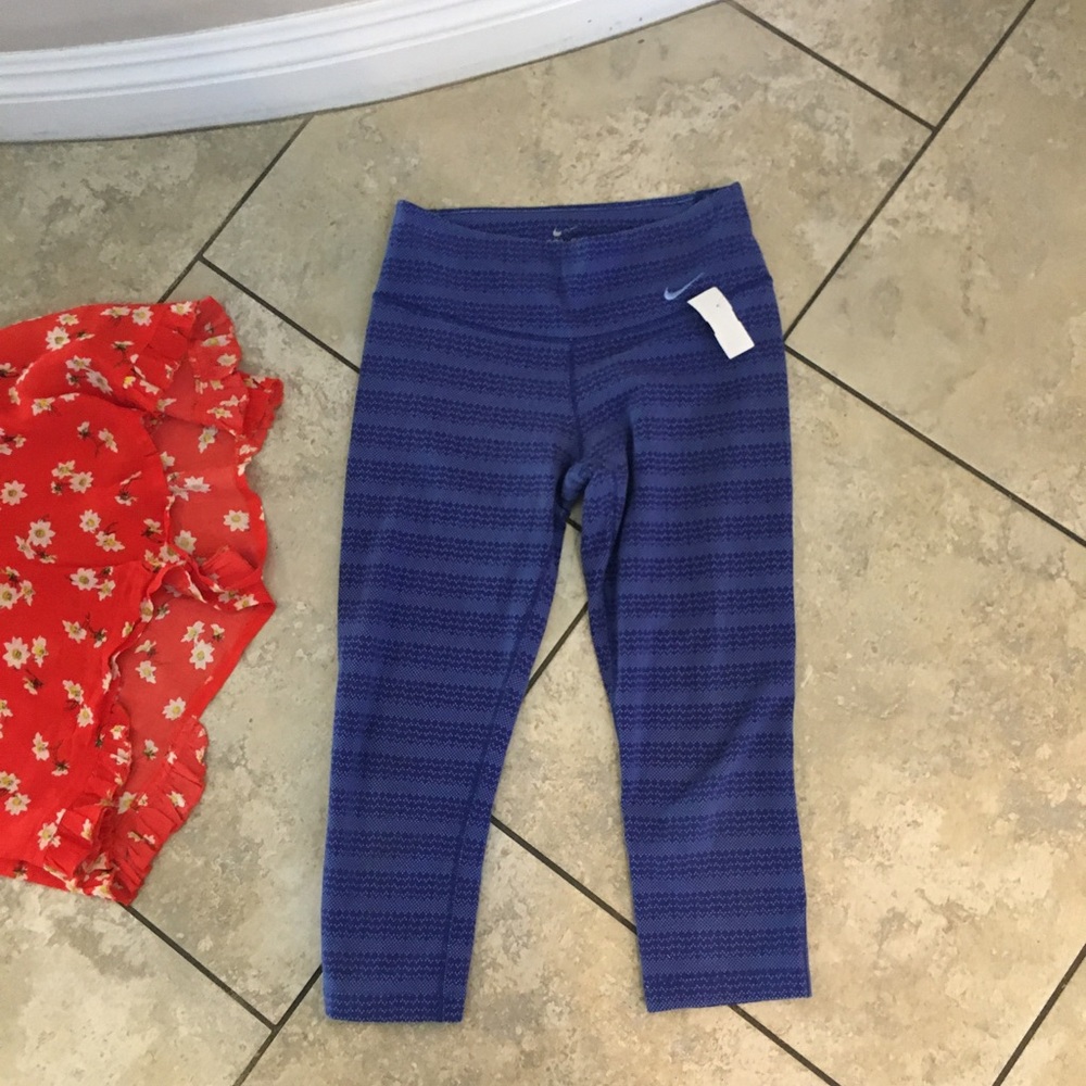 Blue detailed crop leggings never worn dri-fit